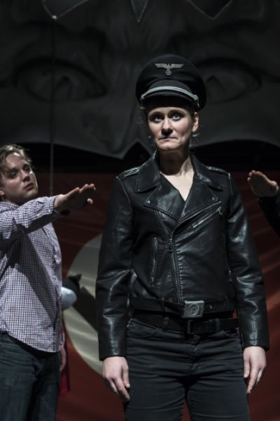 Unsere Theaterkritik zu 