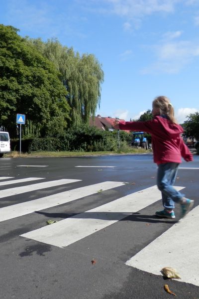 Kleine gelbe Füße für Sicherheit