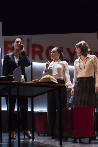 Die Landesbühne präsentiert: 