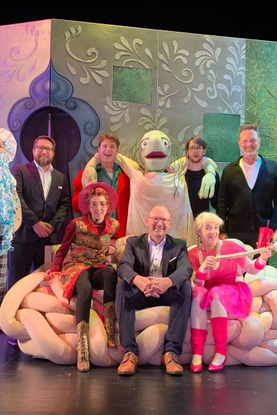 Sparkassen-Spende ermöglicht Theaterbesuch für Kinder