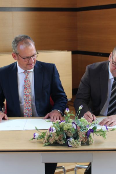 Minister bringt 48,3 Millionen Euro nach Wilhelmshaven