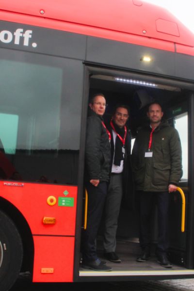 Wasserstoffbusse in Friesland unterwegs