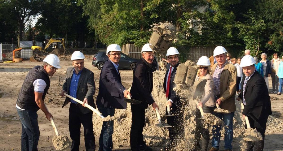 Erster Spatenstich für das neue Verwaltungsgebäude