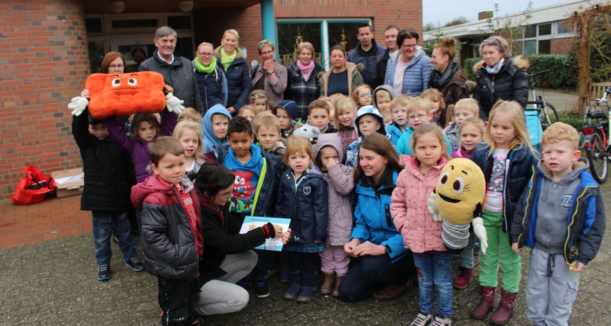 Kindergärten werden mit Energiespar-Plaketten ausgezeichnet