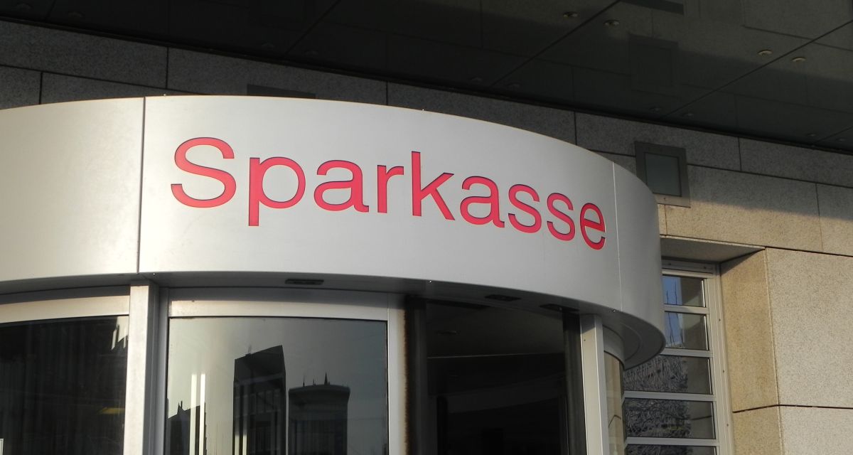 Eingang zur Sparkasse am Theaterplatz Wilhelmshaven