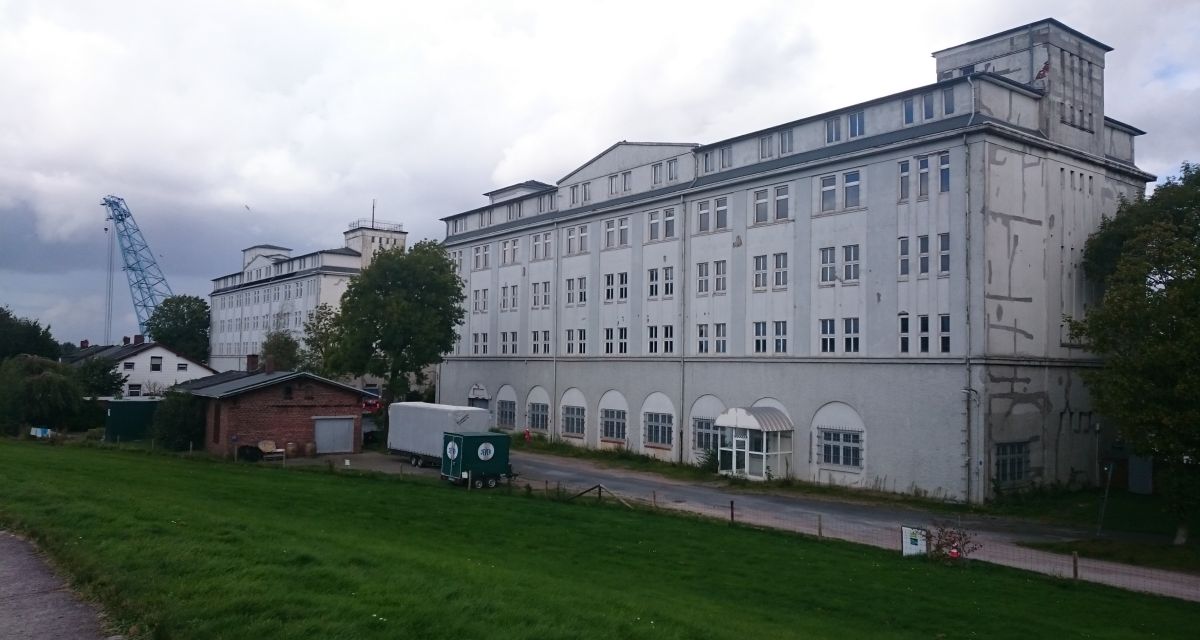 Bauausschuss für „Minenlager-Hotel“