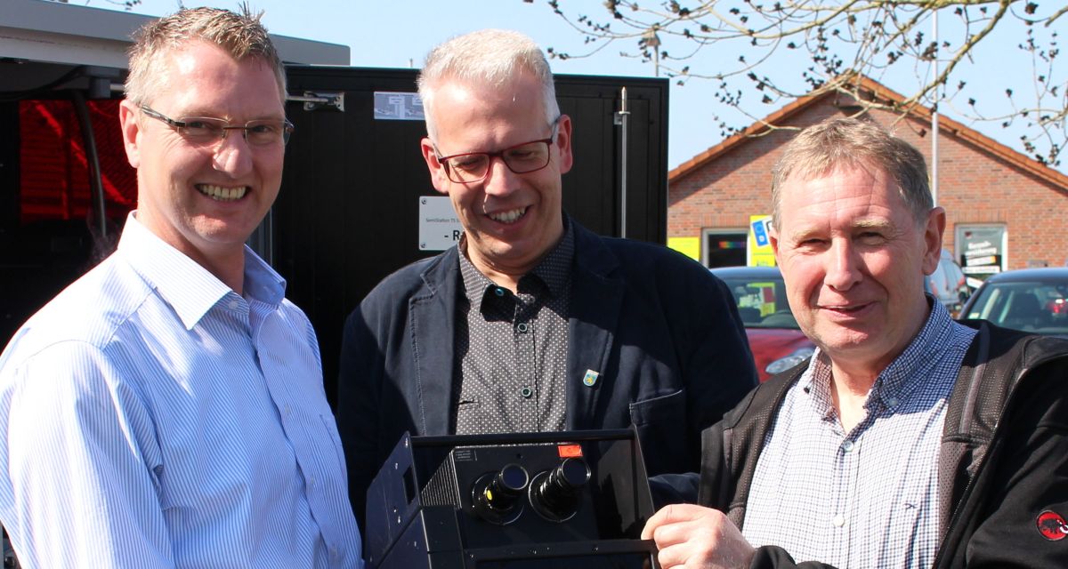 In Jever wird eine mobile Blitzanlage vorgestellt