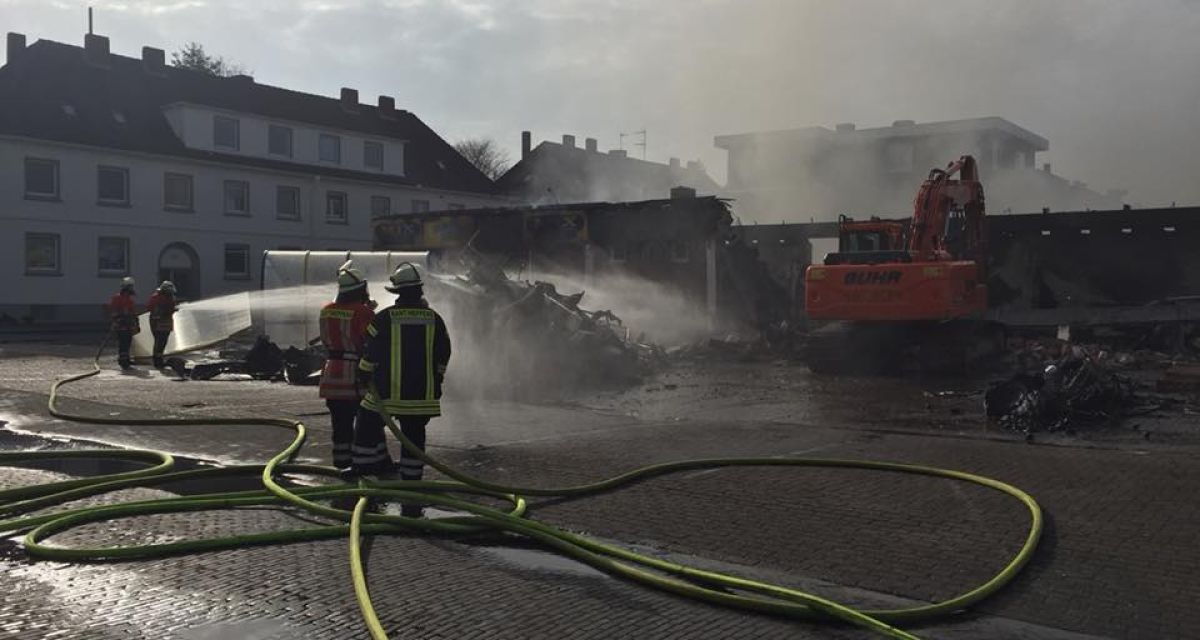 Löscharbeiten Mix-Markt 2018