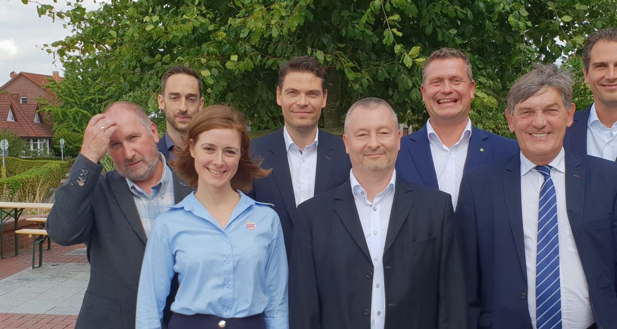 Fast Food Restaurant und Tankstelle an Branterei