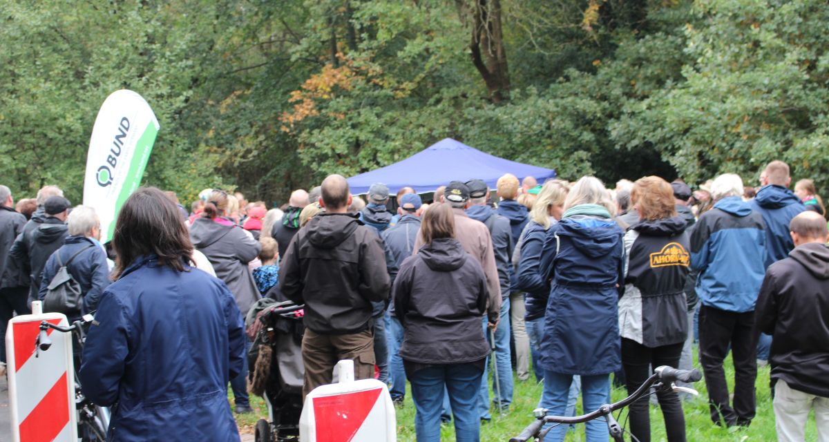 Knapp 300 Menschen bei Mahnwache