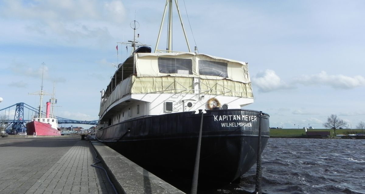 Dampftonnenleger Kapitän Meyer