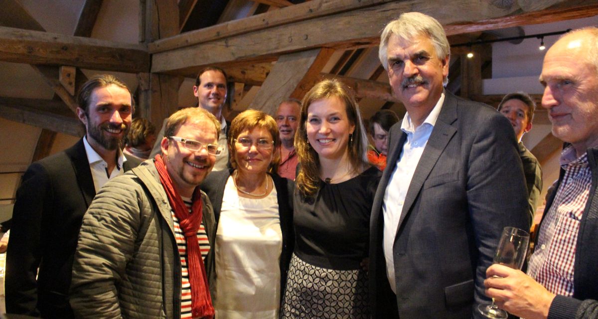 Bilder des in Bant geborenen Malers Heinrich Oeltjen-Rüstringen in einer Ausstellung im historischen Wasserturm in Wilhelmshaven