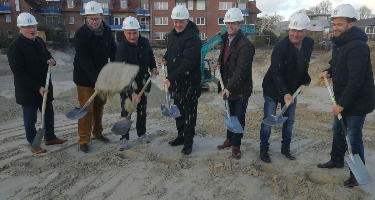 Spatenstich auf der Baustelle 