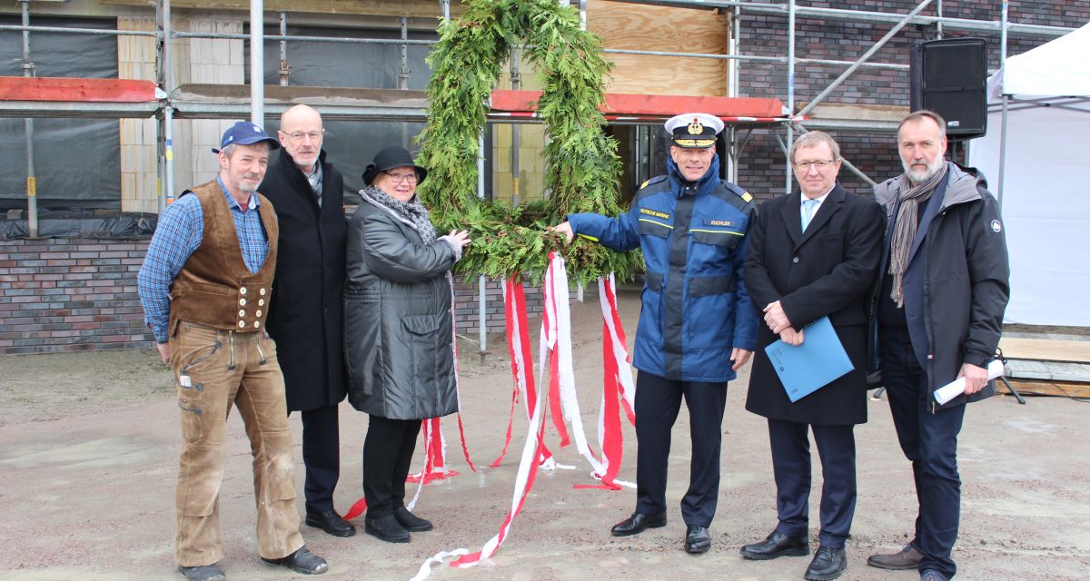 Richtfest für neues Dienstgebäude im Marinestützpunkt Heppenser Groden