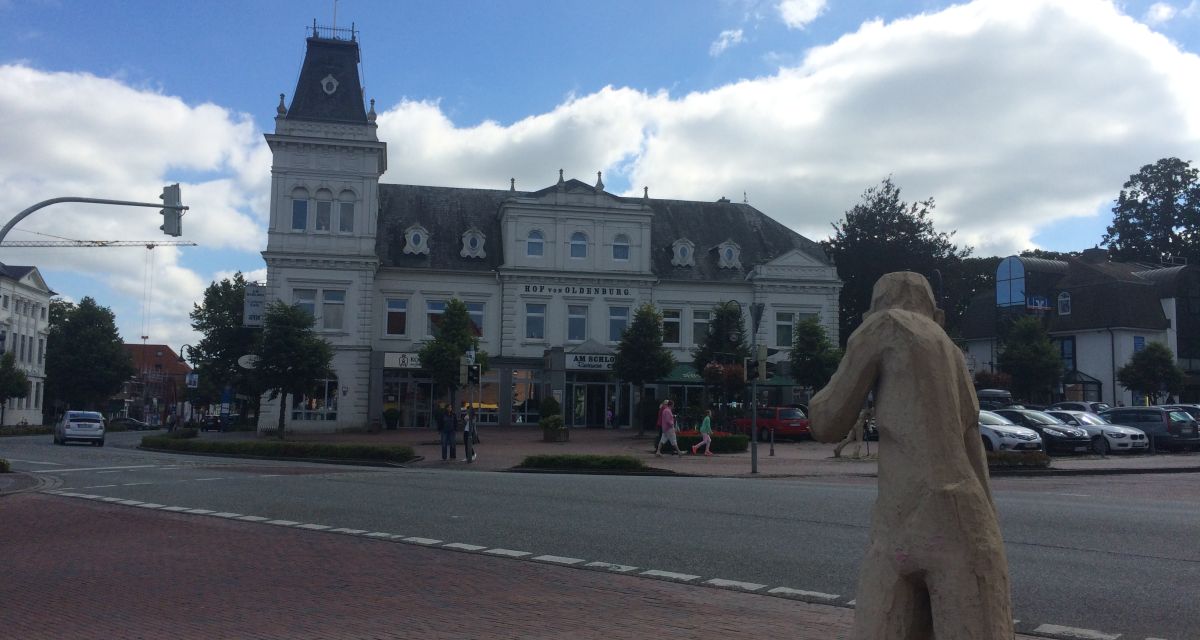 Skulpturen in Jevers Innenstadt wieder aufgestellt