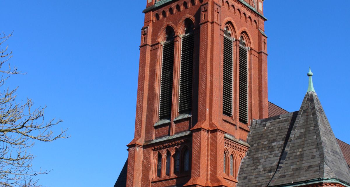 Zu sehen ist die Banter Kirche in Wilhelmshaven.