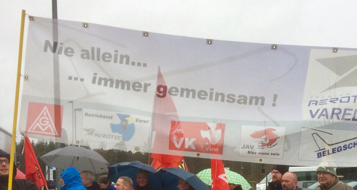 Eine Kundgebung der Gewerkschaft ver.di bei Premium Aerotec in Varel