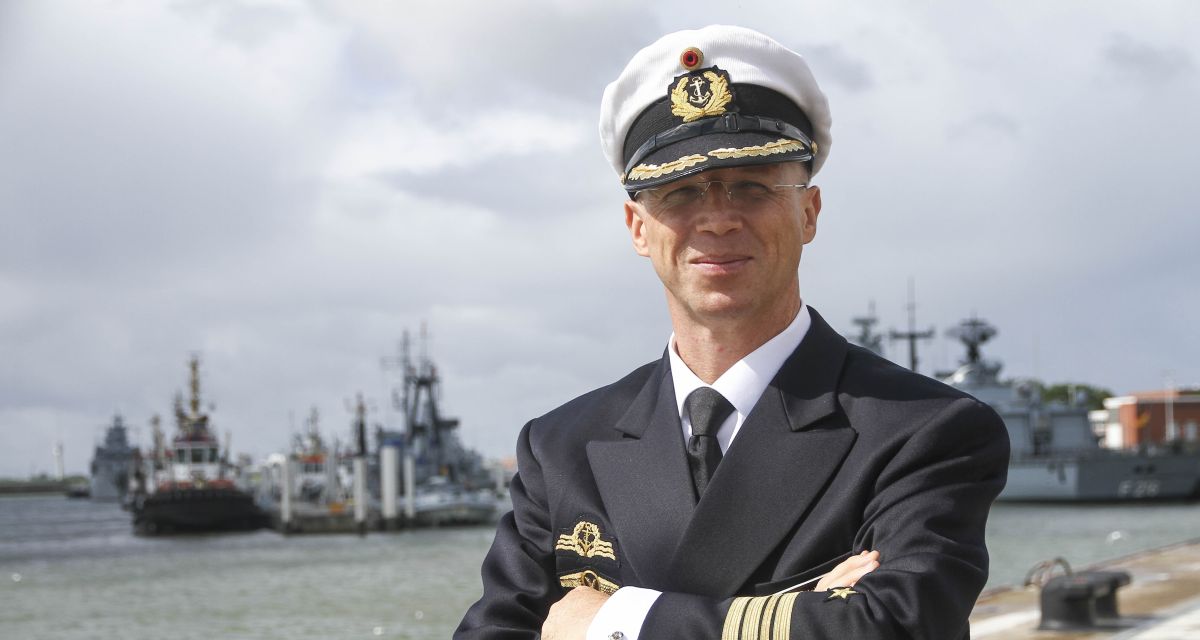 Am 09.07.2020 findet die Kommandoübergabe des Marinestützpunktkommandos Wilhelmshaven statt. Für die PM wurden Portraits des scheidenden und des neuen Kommandeurs angefrtigt. FKpt Robert Uebe