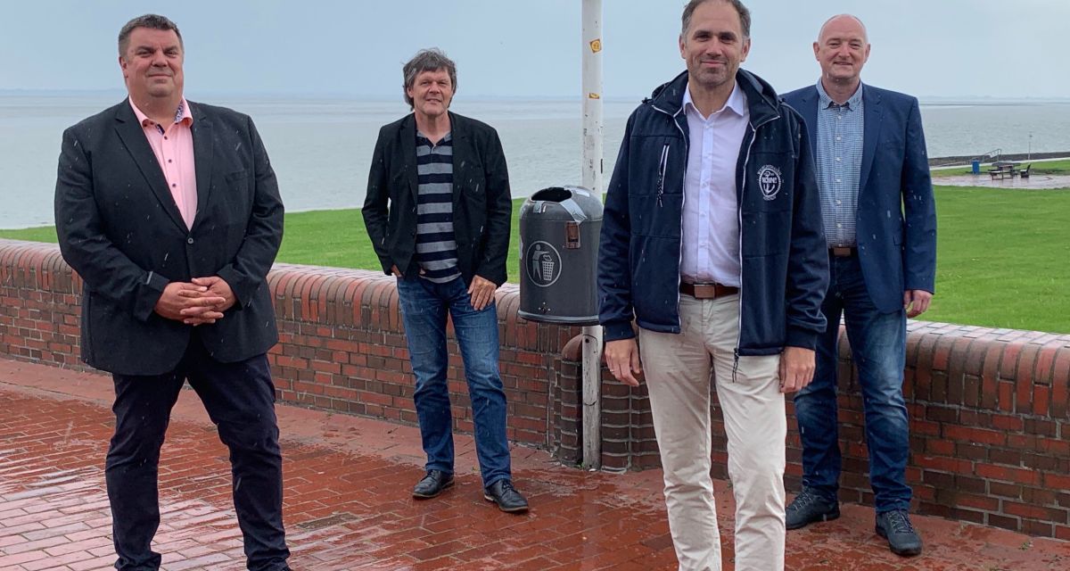 Diers, Feist stellen WLAN am Südstrand vor