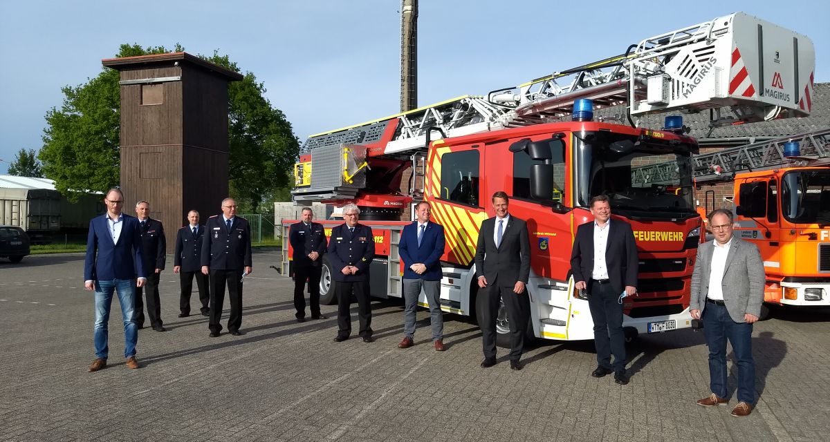 Indienststellung von neuer Drehleiter für die Kreisfeuerwehr in Wittmund