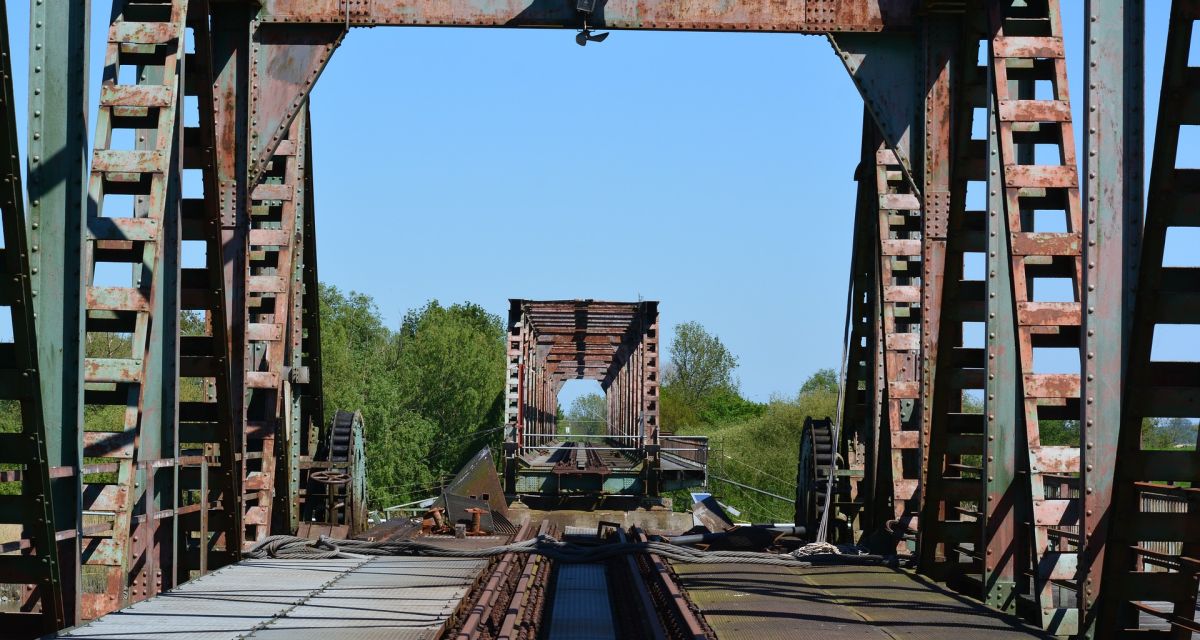 Die zerstörte Friesenbrücke in Weener an der Ems