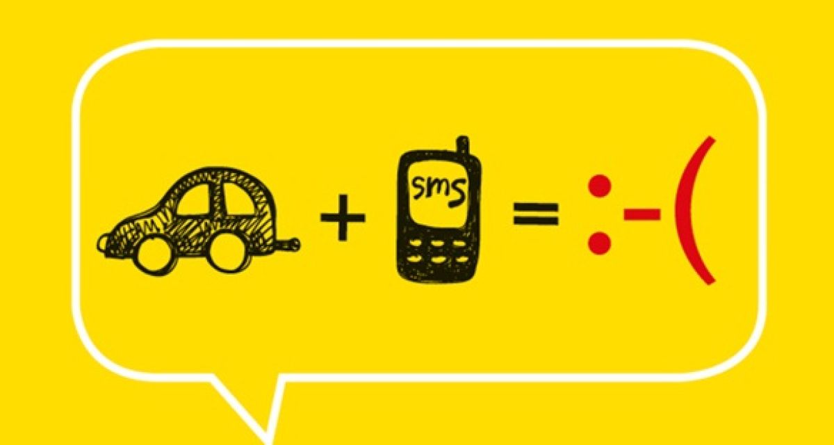 Banner im Landkreis Friesland warnen vor Handynutzung beim Radfahren