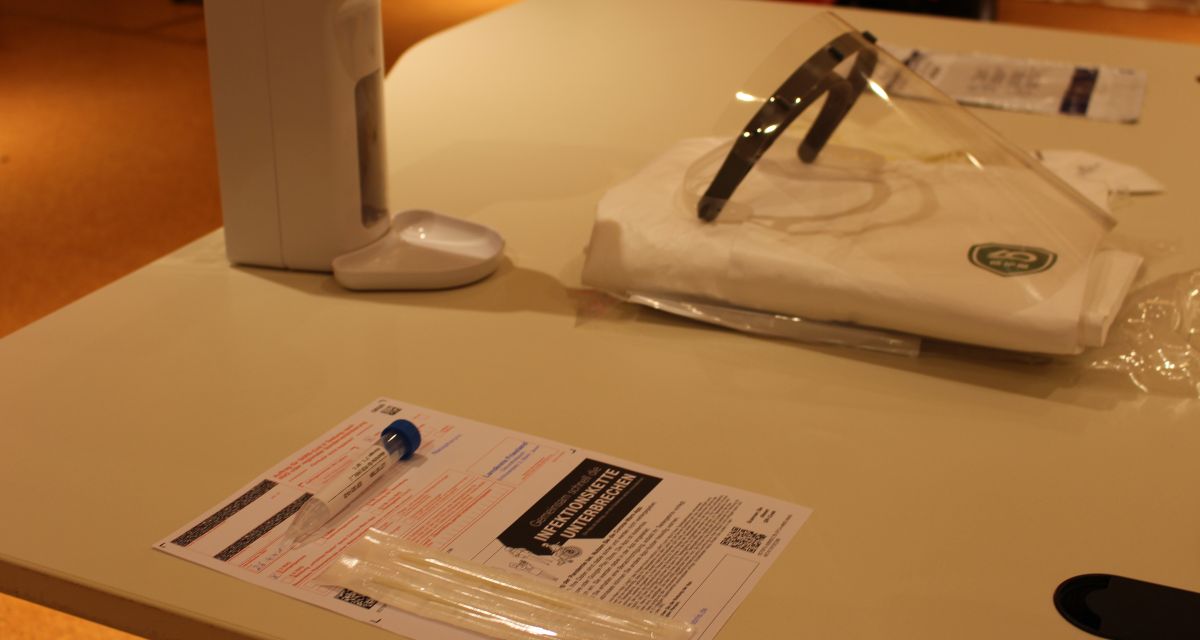 Corona Covid-19 Test Abstrich PCR-Test