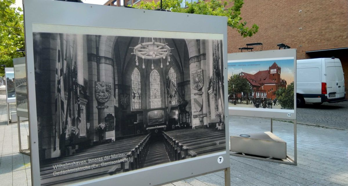 Neue Postkartenausstellung auf der Rambla