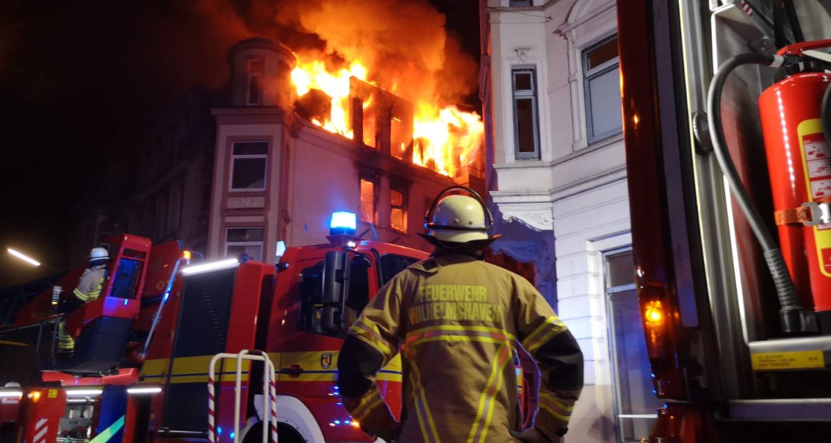 Brand in Mehrfamilienhaus in Wilhelmshaven unter Kontrolle gebracht