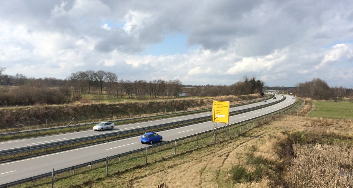 Zu sehen ist die A29 in Höhe Schortens.
