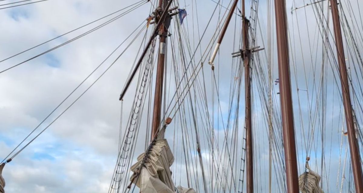 Das Schiff Luciana zum Sailingcup 2024 am Hafen in Wilhelmshaven