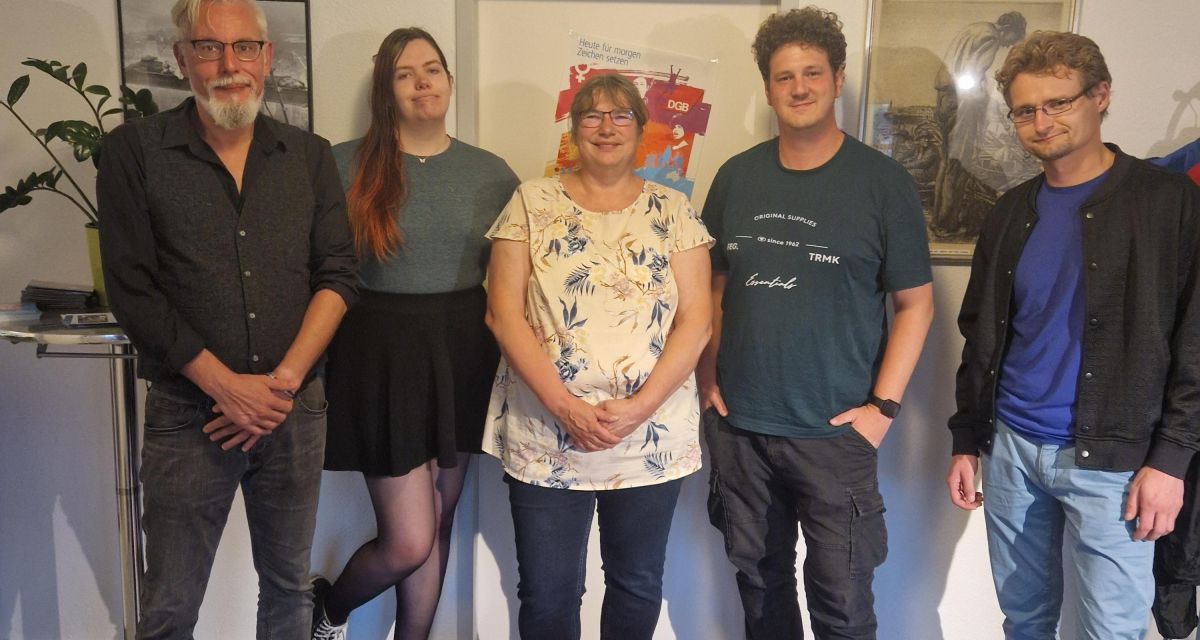 Der neue Vorstand des DGB Stadtverbandes Wilhelmshaven. Von links nach rechts: Richard Fiebig (IG Metall), Lalya Schmidt (ver.di), Sabine Neumann-Höfers (IGBCE), Lukas Borgmann (ver.di), Marco Bünger (IG Metall), nicht im Bild Dirk Petersen (NGG)