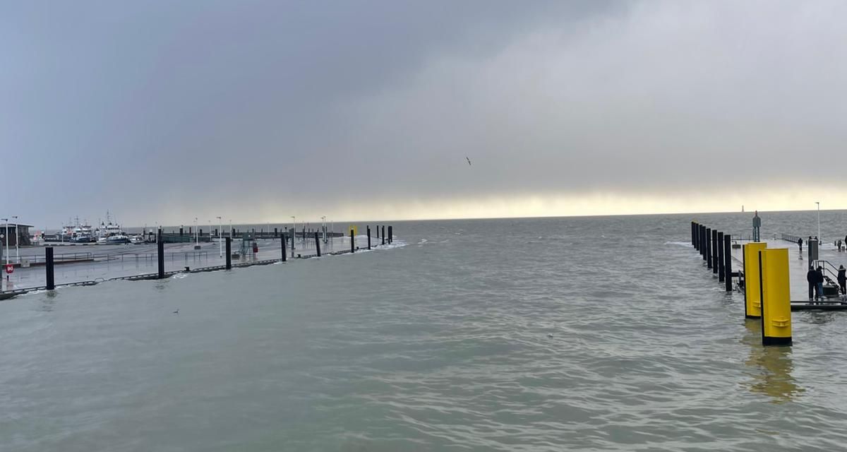 Helgoland-Kai Sturmflut