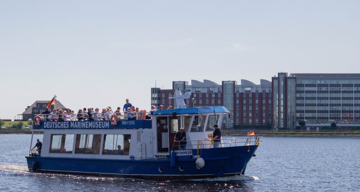 Fahrgastschiff Vorpommern Marinemuseum im Innenhafen
