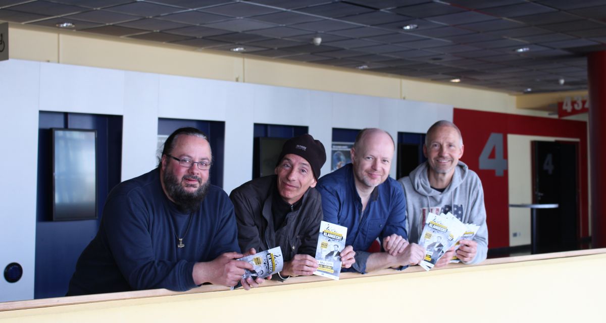 Das Bild zeigt die Organisatoren des Straßenmusikfestivals