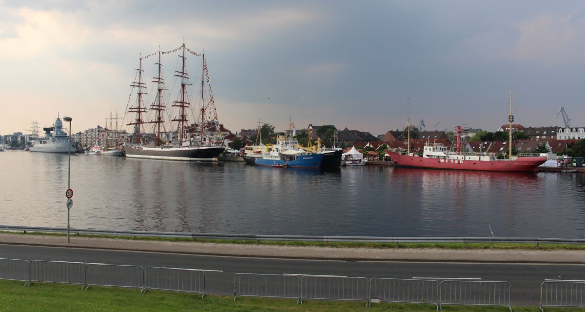 Schiffe am Bontekai in Wilhelmshaven