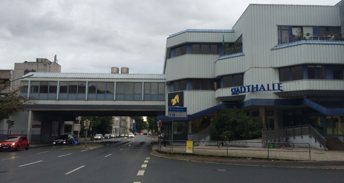 Übergang der Stadthalle soll abgerissen werden