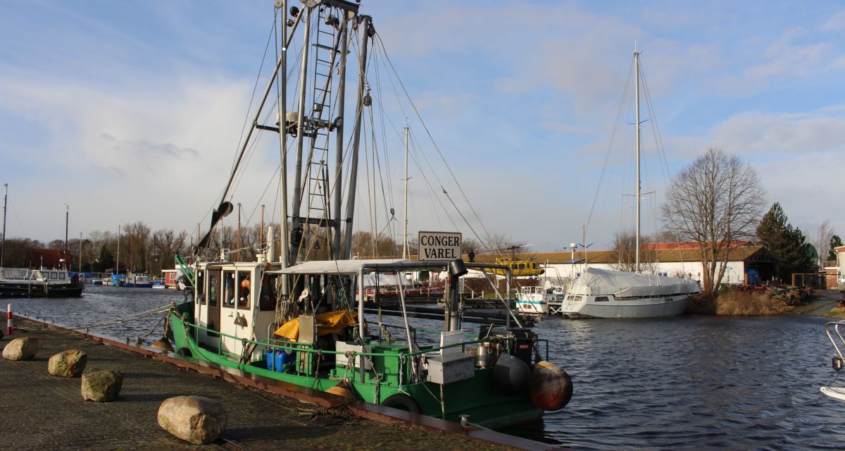 Neue Kaje für Vareler Hafen