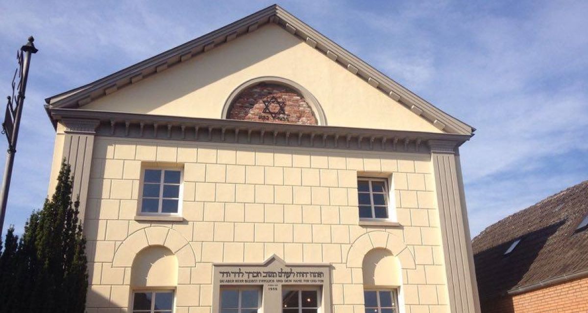 Zu sehen ist die Synagoge in Neustadtgödens.