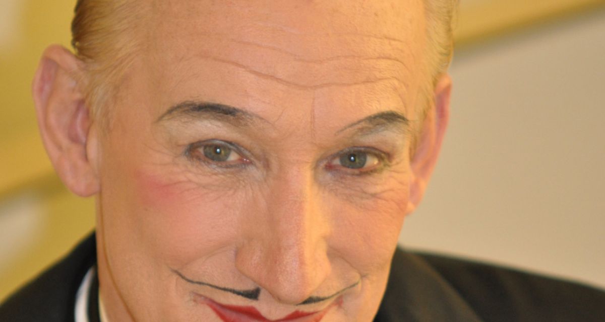 Kleinkunstfestival in ausverkauftem Pumpwerk eröffnet