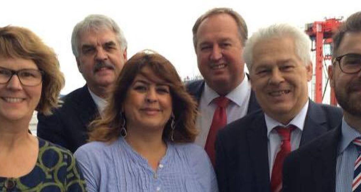 Die Hafenpolitiker der Regierungsparteien aus Bremen, Schleswig-Holstein und Niedersachsen.