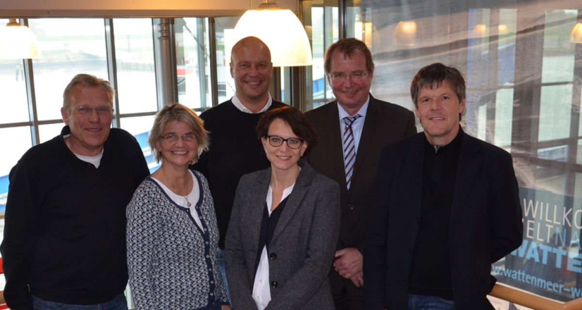 Der neue Aufsichtsrat der Nordsee GmbH (v.l.n.r.): Hinrik Dollmann (Langeoog); Sabine Gütlein (Otterndorf); Göran Sell (Borkum); Corina Habben (AG Ems); Vorsitzender Armin Korok (Norden-Norddeich) und Michael Diers (Wilhelmshaven).