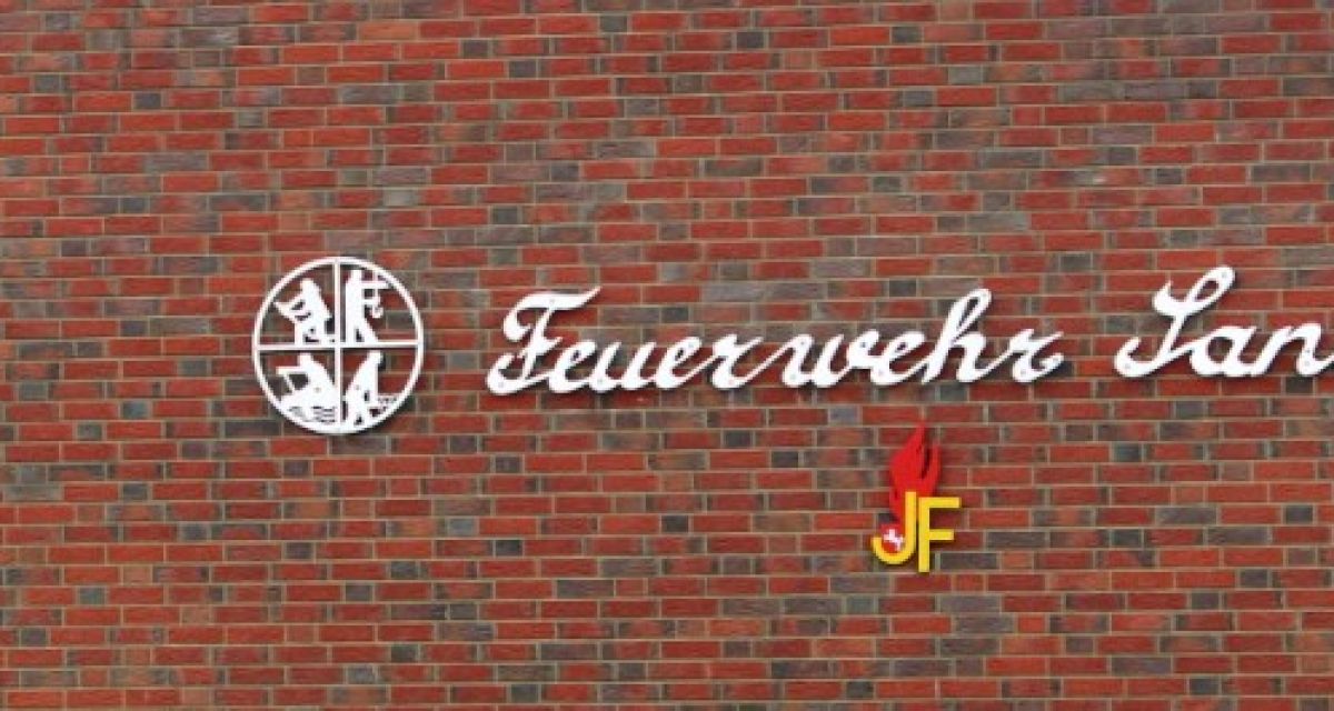 Feuerwehrhaus Sande: Abriss hat begonnen