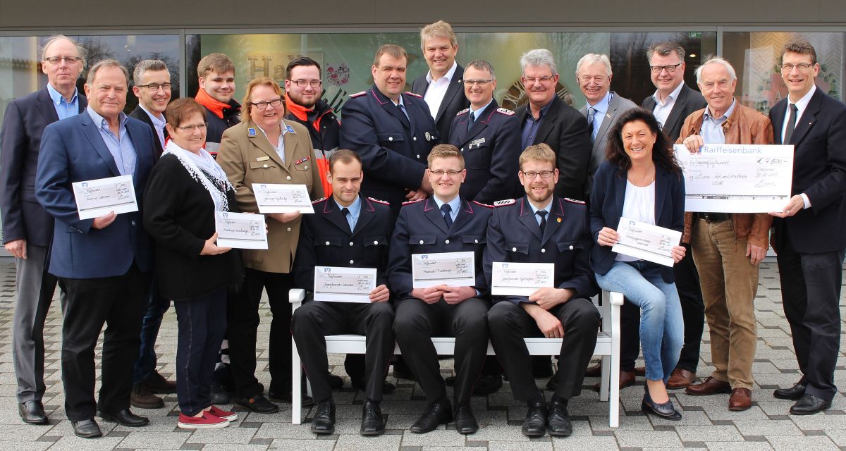 Die Begünstigten der Spende nach der Checkübergabe