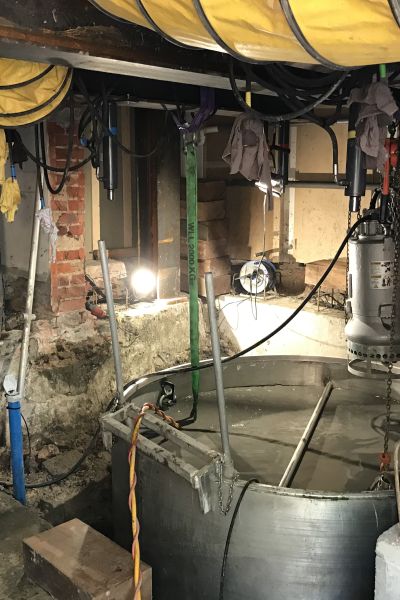 Objekt durch Taucher untersucht