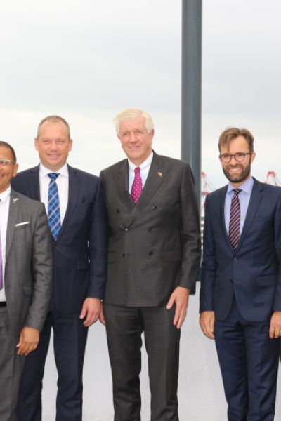 Botschafter Namibias besucht Container Terminal