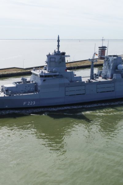 Besatzung „Delta“ der Fregatte „Nordrhein-Westfalen“ neuer Führung