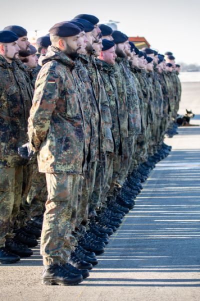 Verabschiedungs- und Rückkehrerappell auf dem Fliegerhorst Upjever