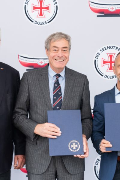 Prototyp für neue Seenotrettungskreuzer-Klasse in Auftrag gegeben