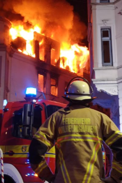 Freiwillige Feuerwehr Wilhelmshaven hilft im Kreis Oldenburg
